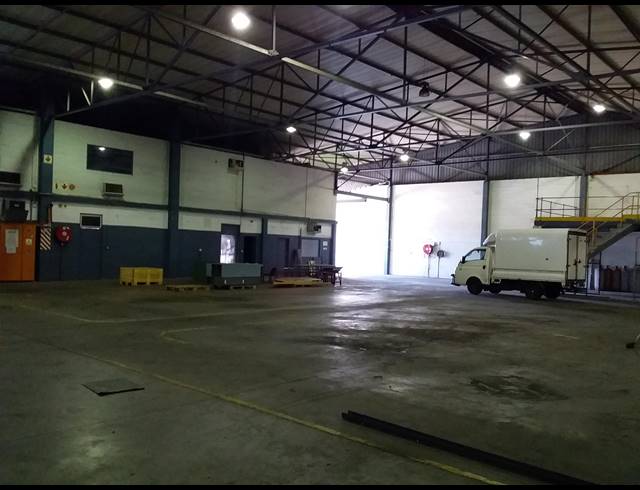 2,443M² WAREHOUSE RENTED IN EPPING INDUSTRIAL